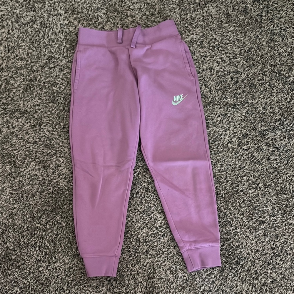 Nike Purple Sweatpants with Elastic Waistband and Tapered Leg
